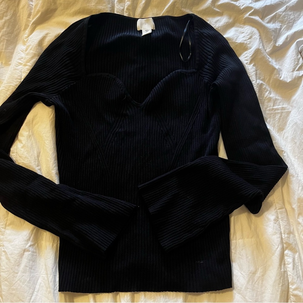 H&M Black Ribbed Crew Neck Sweater, Sweetheart Neck New w/o Tag